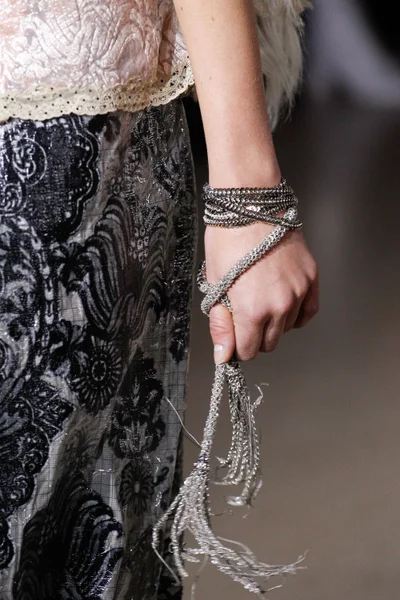 Look 70